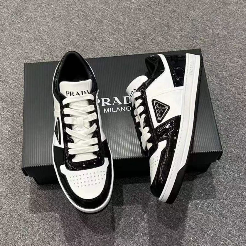 Pra*a casual shoes